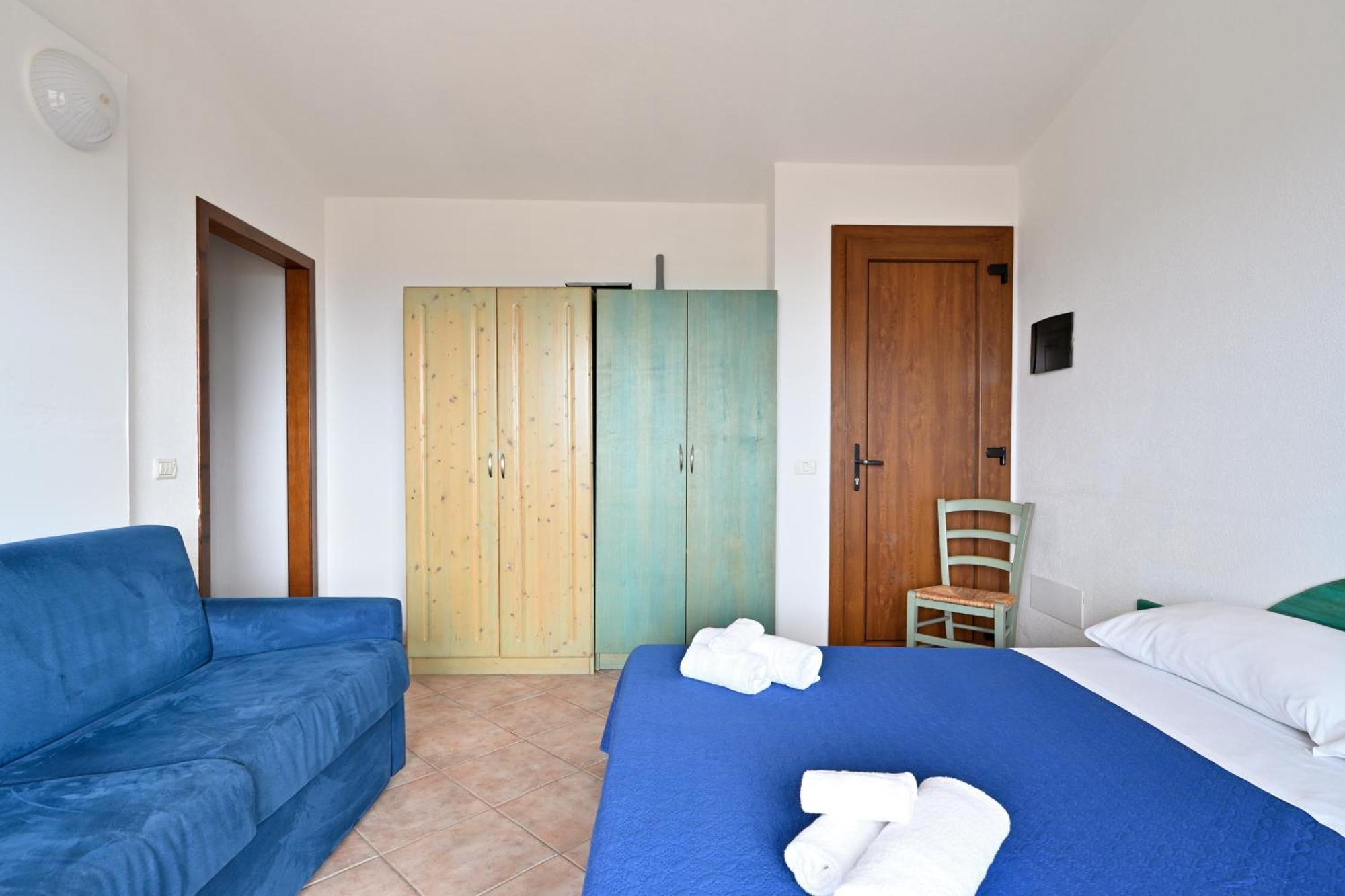 Il Borgo Di Badesi Aparthotel Buitenkant foto
