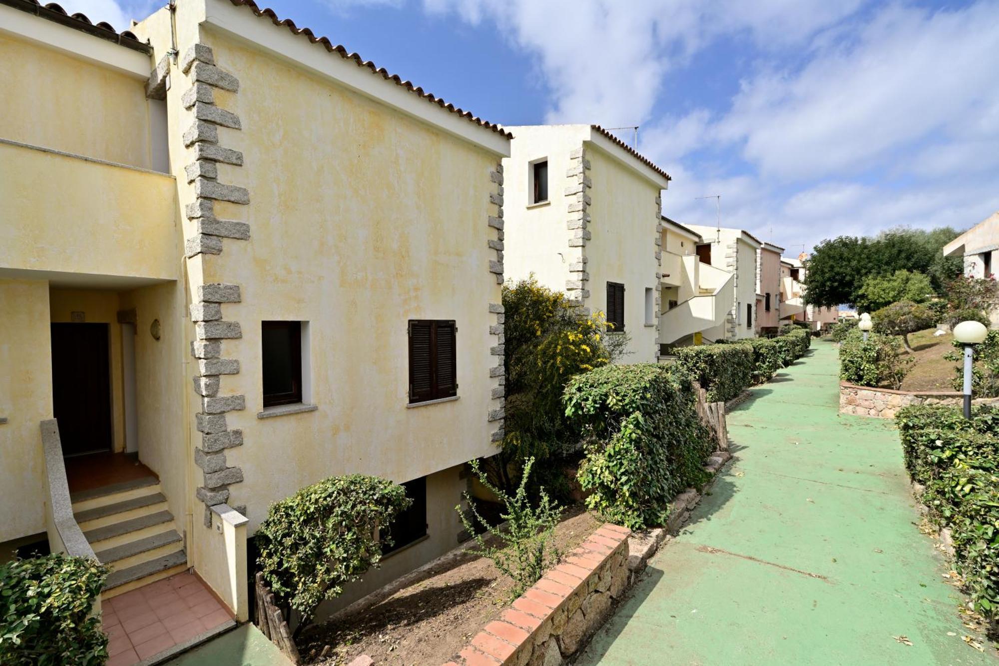 Il Borgo Di Badesi Aparthotel Buitenkant foto