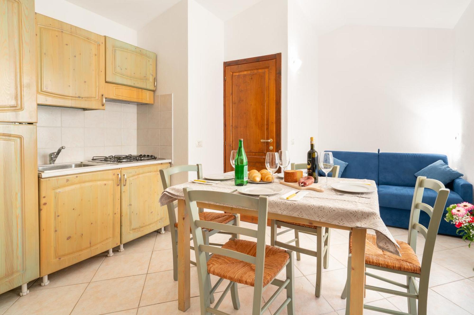 Il Borgo Di Badesi Aparthotel Buitenkant foto